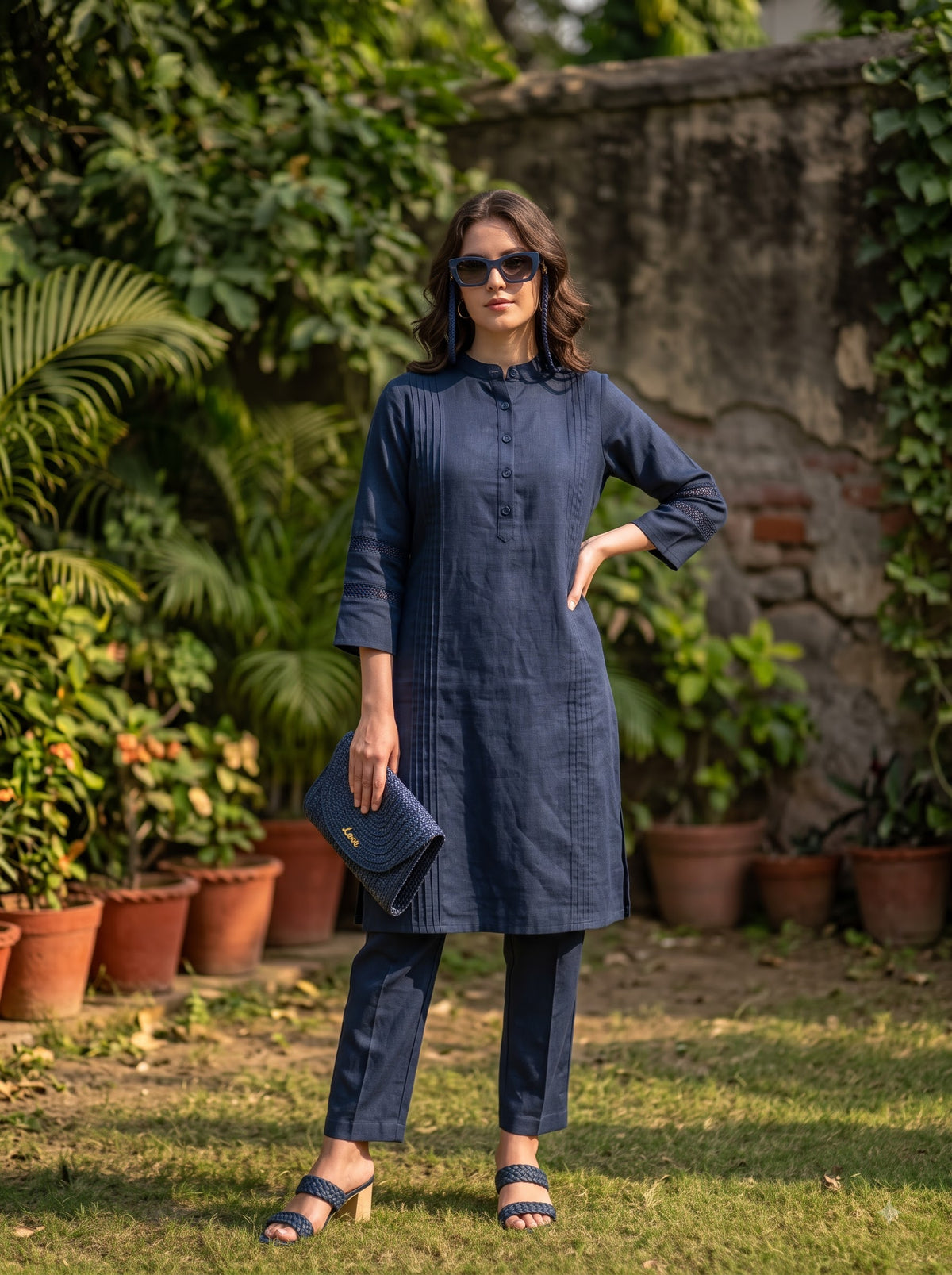 Women’s Navy Blue Straight Kurta Set with Matching Pants