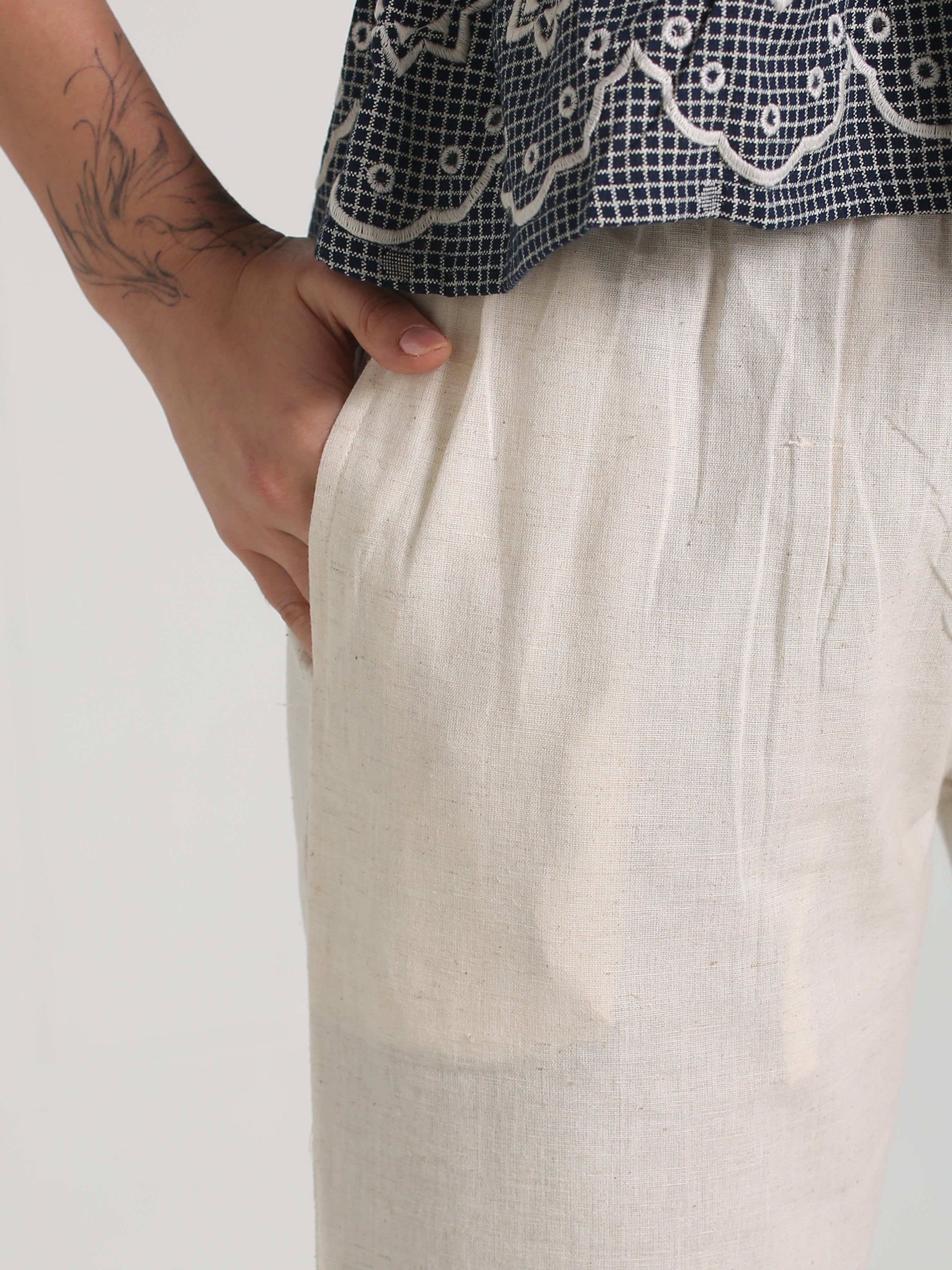 Women Offwhite Cotton Pant